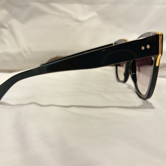 NEW! DITA DAY TRIPPER 22031-A-BLK-GLD; BLACK & GOLD FRAME W/ GREY GRADIENT LENS - Picture 4 of 8